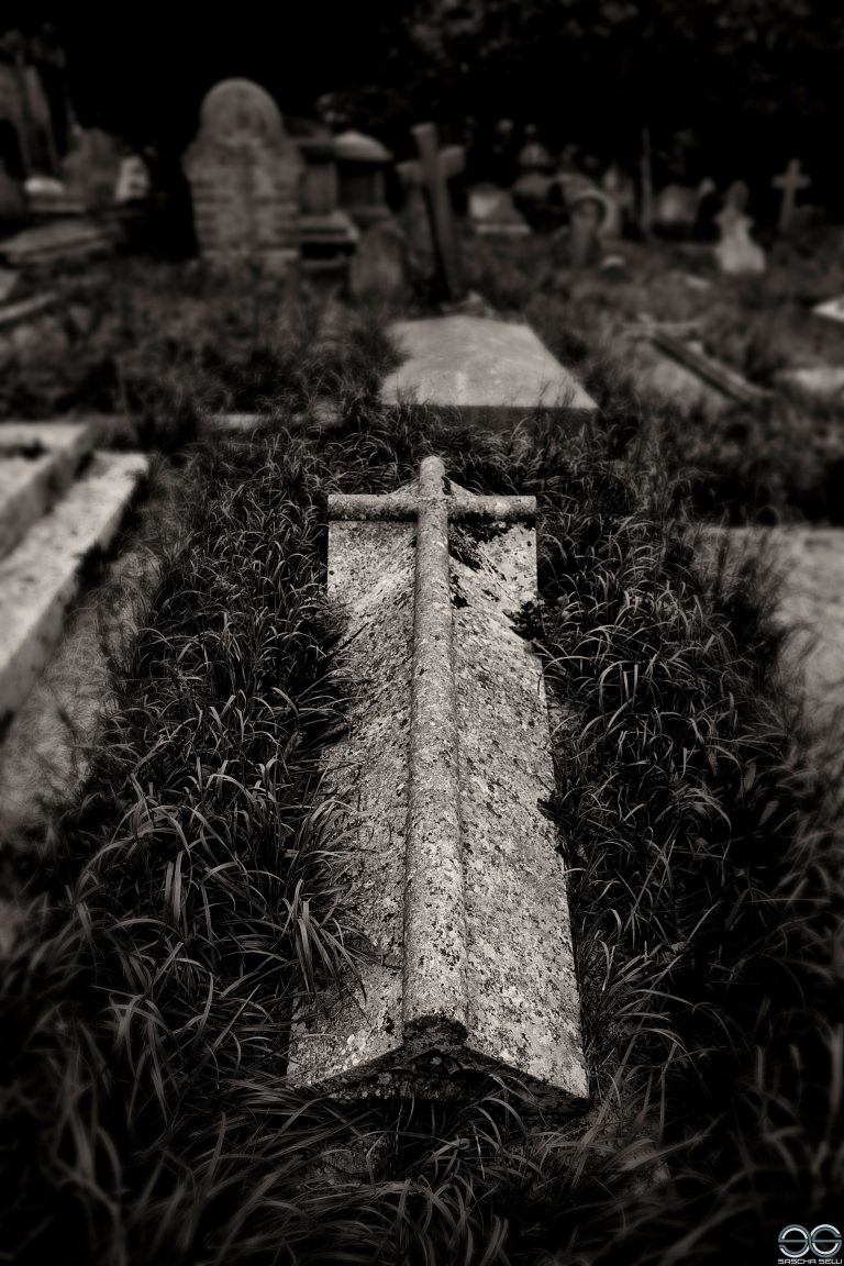 Grave St David's Church