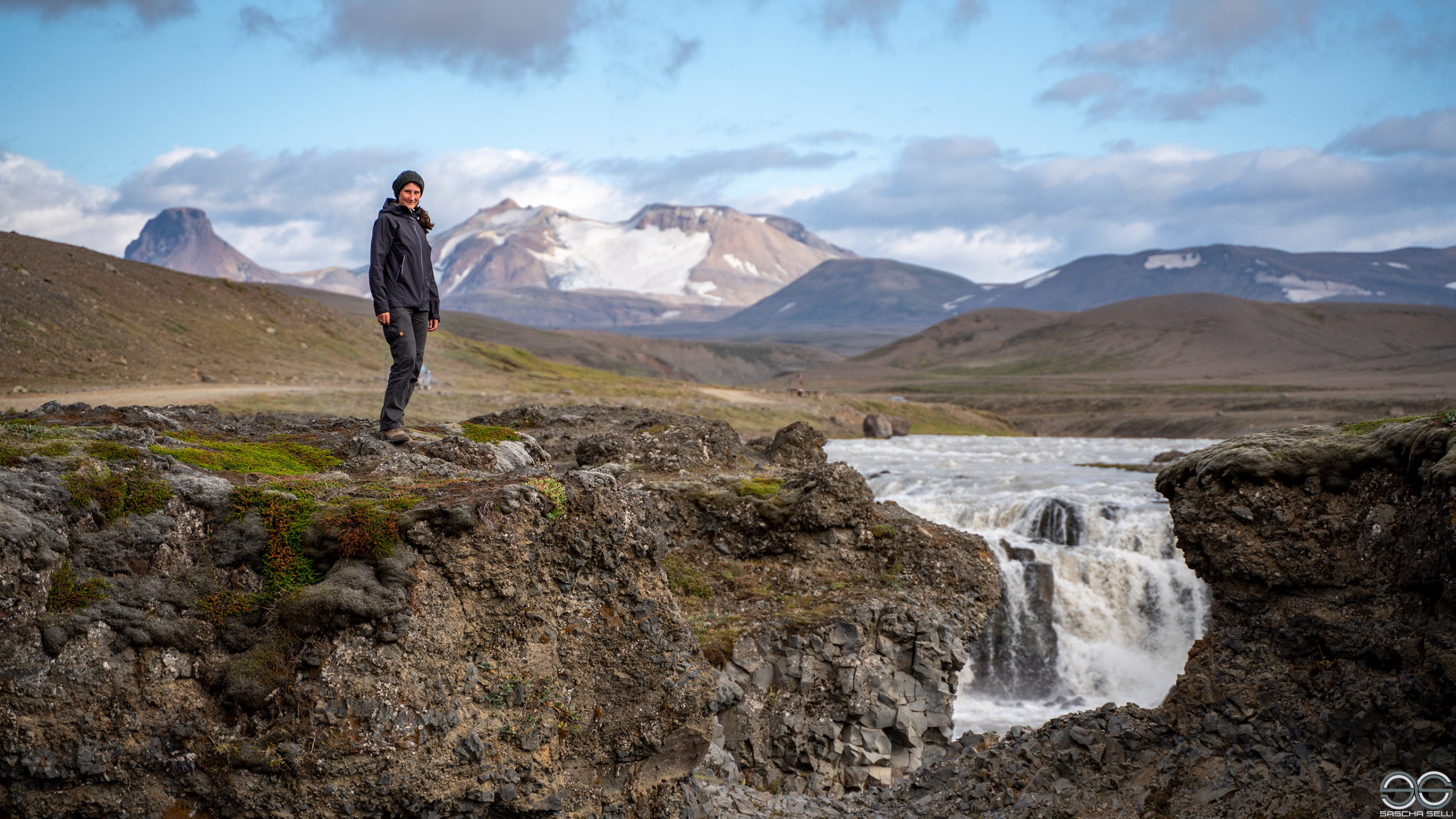 Kerstin, Gýgjarfoss waterfall, Kerlingarfjöll, Iceland